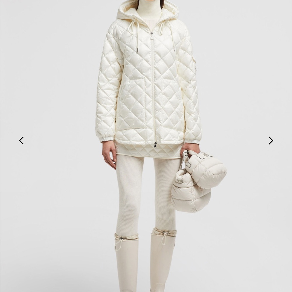 Moncler pearl White Quilted Puffer draw string down hooded Jacket 38,M 6 8, or 2